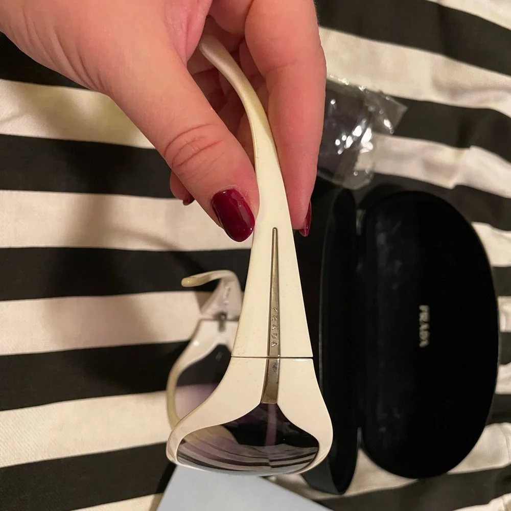 White Prada sunglasses - Picture 2 of 5